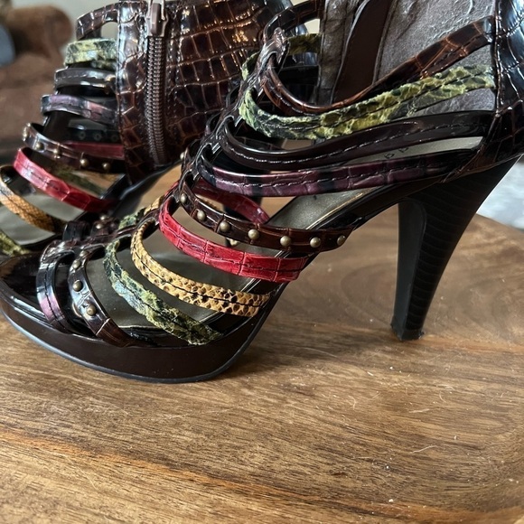 Madden Girl Gladiator Style High Heel Shoes. Size 8. Brown multi color. - Picture 2 of 5